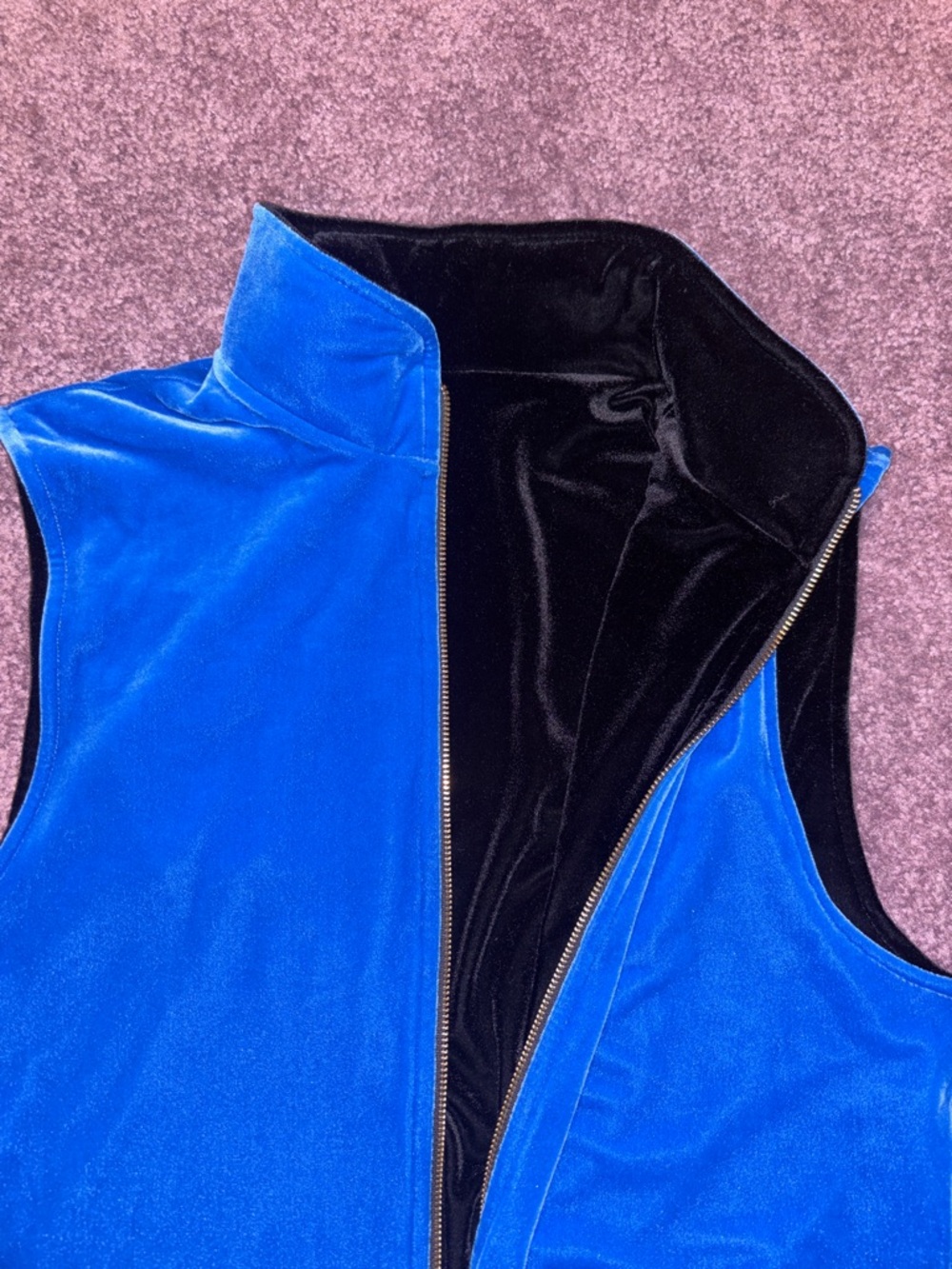Black Velvet Zip-Front Sleeveless Vest with Blue Lining - Picture 3 of 4